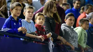 El ánimo en El Sadar no decae: así ha apoyado la marea rojilla desde las gradas a Osasuna contra el Reus