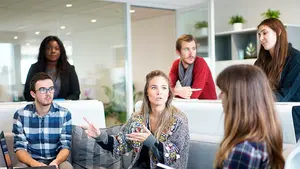 Llega a Pamplona un local de CoWork, un curioso modelo de oficina que potencia el trabajo en equipo