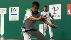 Las parejas Oscoz - Elizegi y Zubizarreta - Sarasa alcanzan la final del Muebles Polque en el Labrit