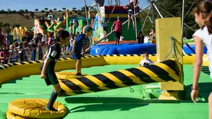 Miles de personas participan en la jornada deportiva de la Universidad de Navarra