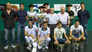 Las parejas Oscoz-Elizegi y Salaberria-Garmendia, campeones del V Torneo Muebles Polque