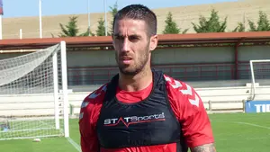 El defensa Lillo sufre una fractura en el dedo de su mano izquierda, que no le impidió jugar en Leganés