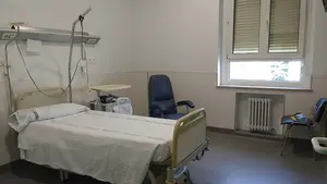 El Complejo Hospitalario de Navarra estrena habitaciones especiales para pacientes obesos