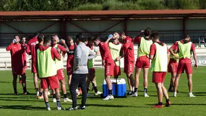 Osasuna prepara el "asalto" a La Romareda con la duda del delantero Juan Villar ante el Zaragoza