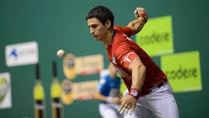 Patinazo en el Labrit: el navarro Retegui BI se queda fuera del cuatro y medio ante Víctor