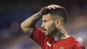 La lucha de Osasuna por no irse de vacío de La Romareda ante el Zaragoza, en las mejores imágenes