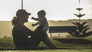 Reclaman en Navarra que las funcionarias puedan ceder al otro progenitor parte del permiso de maternidad