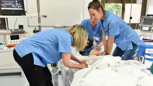 Un 'simulador sanitario': Navarra forma a 24 profesionales para mejorar la atención urgente del infarto agudo