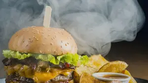 Ya puedes reservar mesa: una famosa hamburgueser&iacute;a anuncia la fecha de apertura de su local en Itaroa