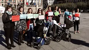 Las madres navarras calculan las devoluciones que el Gobierno de Navarra se niega a ingresarles
