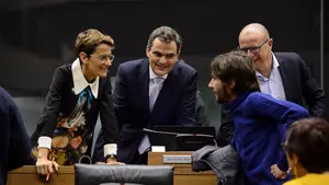 Chivite da un tirón de orejas a Barkos: le dice que su "agridulce" Gobierno poco ha cambiado en Navarra