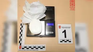 Pillado mientras ocultaba la droga en sus calzoncillos: cuatro detenidos por 'trapichear' en un piso de Pamplona
