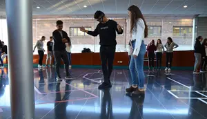 Concienciación contra el alcohol y el tabaco: 180 estudiantes de bachillerato “experimentan” sus efectos