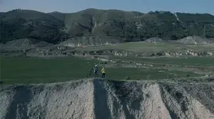 Un dron y una pasión inmensa: dos jóvenes graban desde el aire un espectacular vídeo deportivo en Navarra