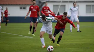 Osasuna se impone al Beti Kozkor en el duelo entre los dos equipos imbatidos en la tercera división