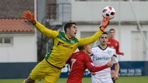 Las espectaculares im&aacute;genes del encuentro Osasuna - Beti Kozkor de tercera divisi&oacute;n en Tajonar