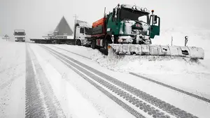 La nieve se hace notar en las carreteras navarras: dos vías cortadas y cadenas obligatorias en otras 6