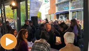 Natalia arrasa en Zaragoza junto a Julia y Sabela: aclamada por cientos de fans y recibida por su familia