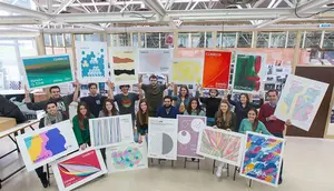 Sellos de diseño: una exposición creada por 18 alumnos de la UNAV recorre diferentes sedes de Correos
