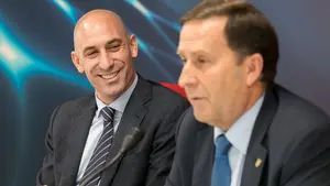 Del Amo acusa a Rubiales "de pisotearle" y promete "tomar cartas en el asunto" contra Vilda