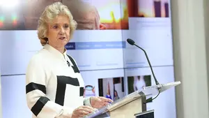 Soledad Becerril, exministra en Pamplona: "La situación actual requiere de respeto por el otro y generosidad"