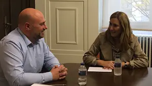 Acusan al Gobierno de Sánchez de ralentizar su apuesta por el tren de alta velocidad en Navarra