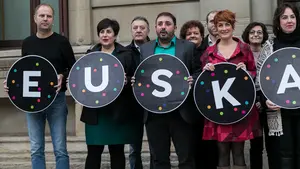 NA+ y PSN frenan las intenciones del antiguo cuatripartito de hacer oficial el euskera en toda Navarra