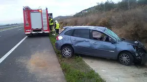 Trasladada una mujer en ambulancia al hospital tras sufrir un accidente de tráfico en Viana