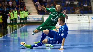 El mejor fútbol sala se juega en el pabellón Anaitasuna, con Osasuna Xota goleando al Valdepeñas