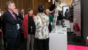 'Compartiendo miradas': mil artistas intercambian impresiones creativas en la segunda edición del 948 Merkatua