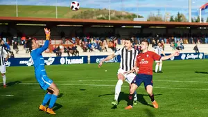 Osasuna cumple el pronóstico: se impone al Alesves en Villafranca y sigue líder de tercera división