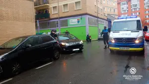 Cruzaba por un sitio prohibido: un coche atropella a un menor de 16 a&ntilde;os cuando aparcaba en San Jorge