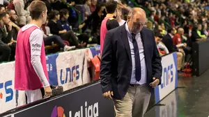 Jos&eacute; Lucas Mena, resignado: "Lo hemos intentado con portero - jugador, pero no era nuestro d&iacute;a"