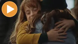 'Vuelve a casa por Navidad': el emotivo anuncio que nos anima a "emprender el viaje hacia el calor" familiar 