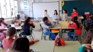 Critican al cuatripartito por "la llegada masiva del alumnado a los centros públicos sin atención alguna"