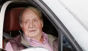 El rey emérito Juan Carlos se marcha de España ante la repercusión de varios episodios pasados de su vida privada