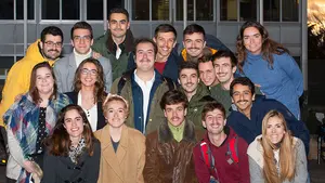 Bigotes en el campus: estudiantes de la UNAV dejan de afeitarse para concienciar sobre el cáncer de próstata