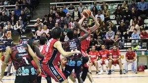 La venganza de David Mangas: patinazo de Basket Navarra ante el Estela Cantabria en Arrosadía