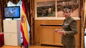 El coronel delegado en Navarra: "Cambiar el nombre a la avenida no ayuda a reconocer al Ejército"