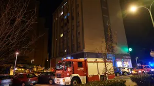 Un incendio en Barañáin obliga al desalojo de vecinos y al traslado al hospital de dos mujeres