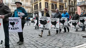 Los radicales del Foro Social no se contentan con el traslado de los asesinos y los quieren "más cerca"