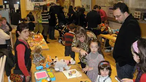 Educar en la reutilización: vuelve el mercadillo de intercambio de juguetes al Museo de Educación Ambiental