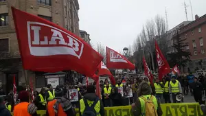 Los trabajadores de Huerta de Peralta protestan en Pamplona: "Crean trabajadores pobres y sin derechos"