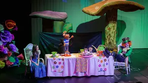 El musical en euskera ‘Alizia’ invita a realizar un viaje al  País de las Maravillas en Baluarte