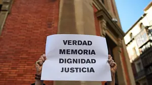 Víctimas del terrorismo reclaman al Gobierno que exija colaboración a los presos de ETA para darles beneficios