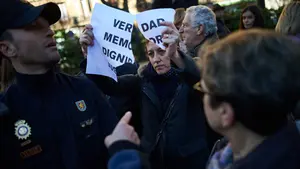 Enfrentamientos entre las víctimas y los partidarios de los etarras en el paseo Sarasate