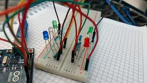 Un robot y un laberinto: un concurso en Pamplona premiará a los mejores programadores