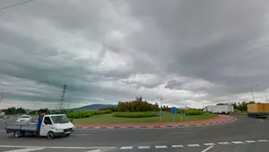 Un accidente con dos heridos en Tajonar provoca un gran atasco en la ronda de Pamplona