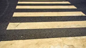 Un coche atropella en un paso de cebra de Tudela a un padre y a su hijo de dos años