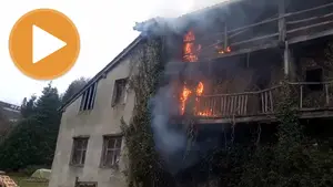Incendio en un caserío en Bera: una persona se encontraba dentro intentando apagar el fuego